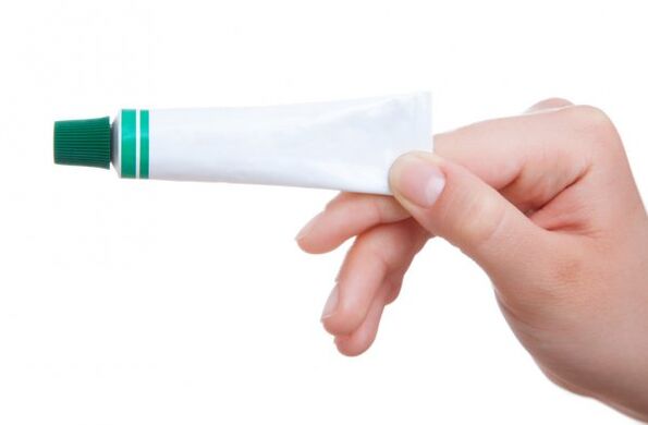 geneesmiddel in de vorm van een crème voor de behandeling van teennagelschimmel
